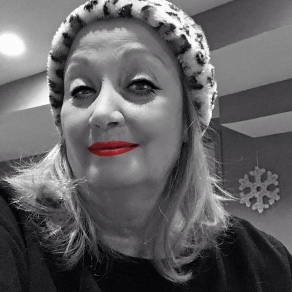 Meet your Posher, Janet - Picture 1 of 1